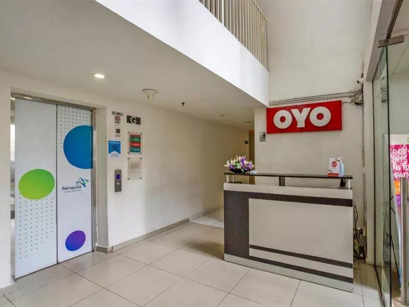 OYO 3247 Afira Rooms Aeropolis Tangerang Exterior foto