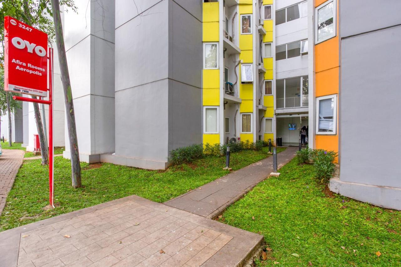 OYO 3247 Afira Rooms Aeropolis Tangerang Exterior foto