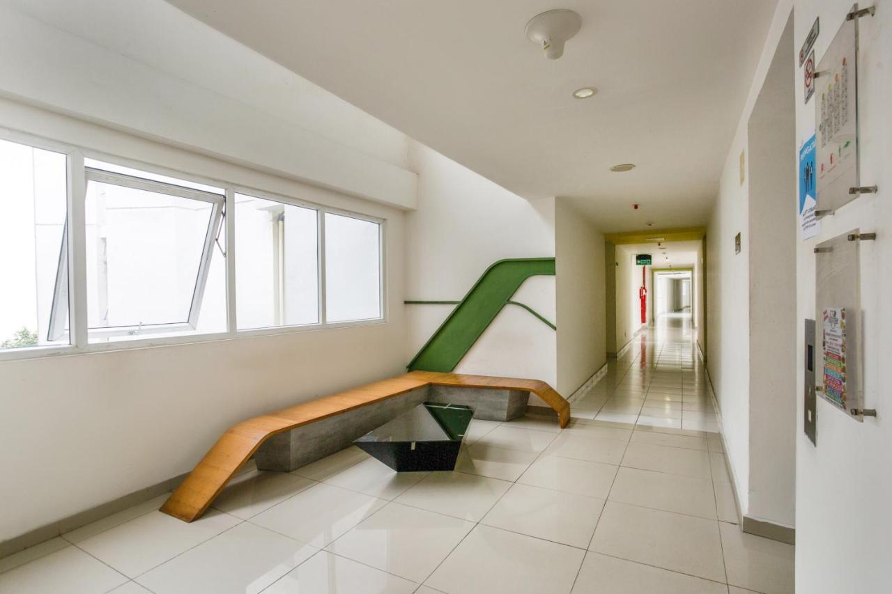 OYO 3247 Afira Rooms Aeropolis Tangerang Exterior foto