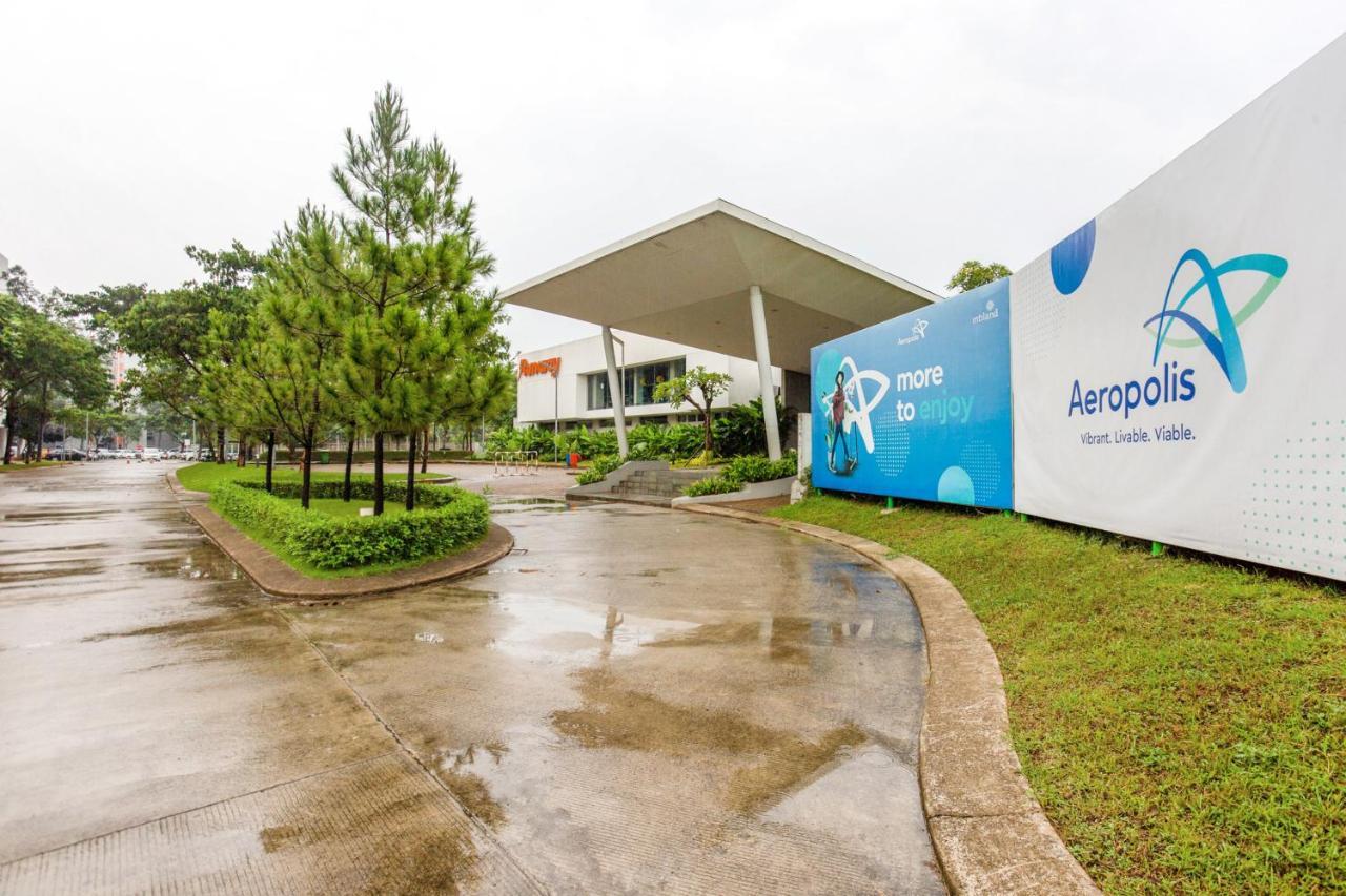 OYO 3247 Afira Rooms Aeropolis Tangerang Exterior foto