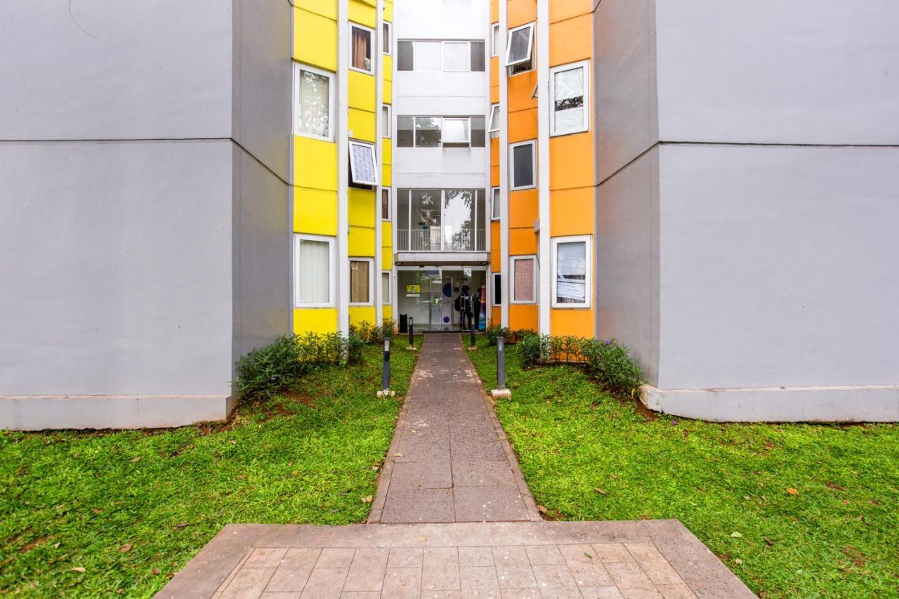 OYO 3247 Afira Rooms Aeropolis Tangerang Exterior foto